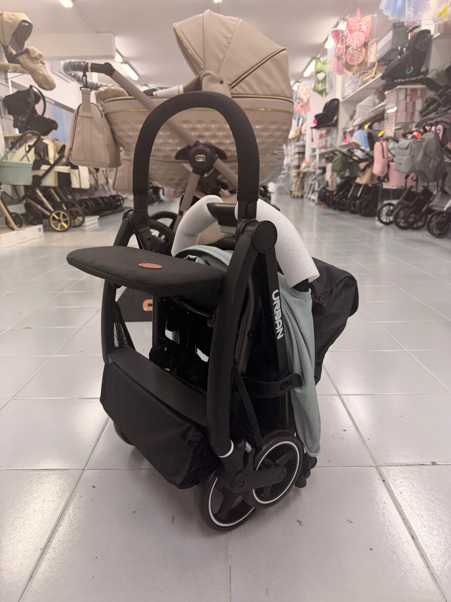 Passeggino leggero Urban azzurro 22 kg leonie